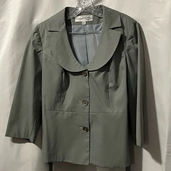 Gray Pinstriped Women’s Blazer/Jacket - Picture 11 of 11
